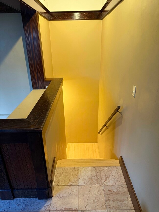 Building Photo - 6547 Greenwood Ave N