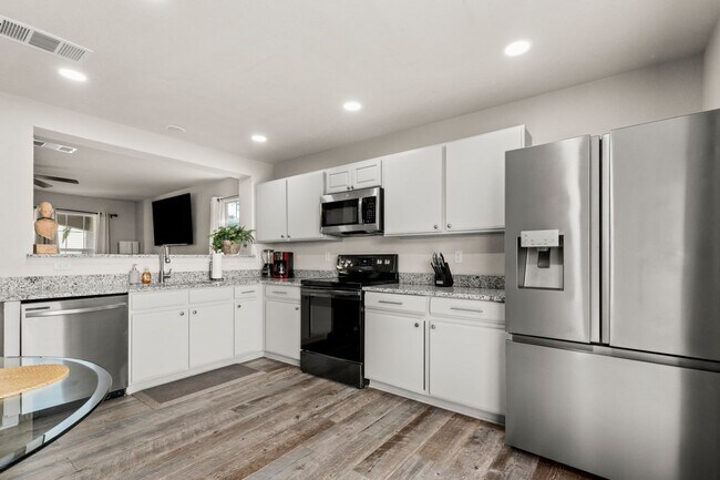 Building Photo - 907 Grants Canyon