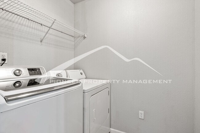 Building Photo - Spacious 4-Bed, 3.5-Bath Home with Walkout Basement, Oversized Deck enclosed yard, AC and 2-Car G...