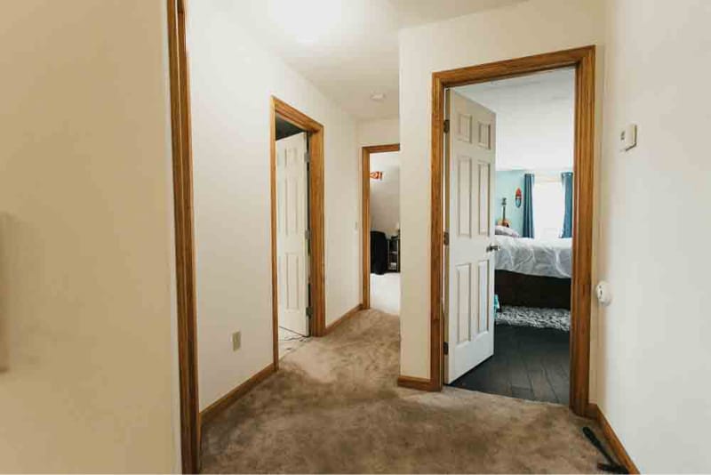 Building Photo - 687 Western Turnpike