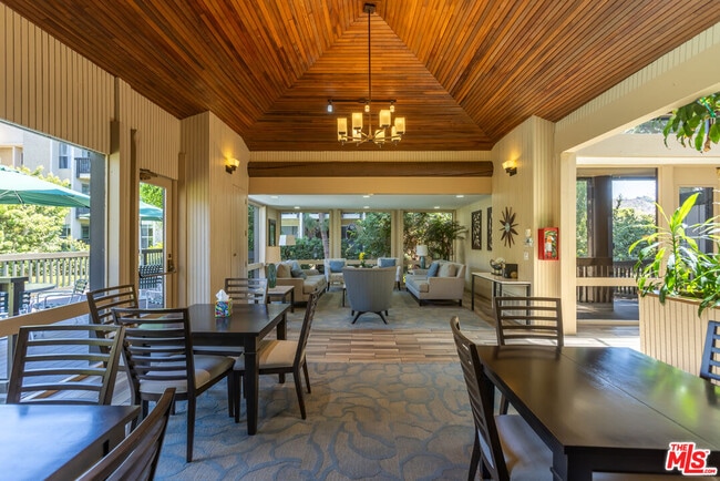 Building Photo - 5213 Raintree Cir