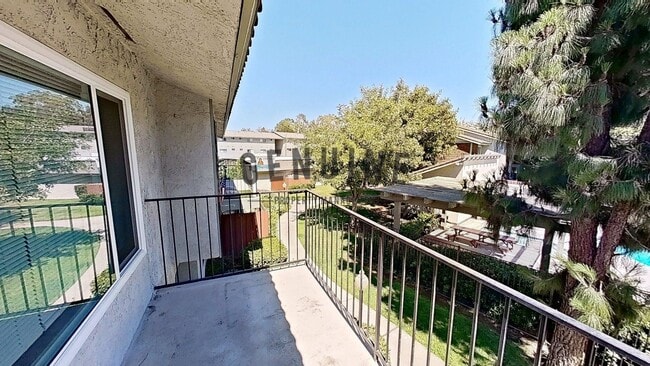 Building Photo - Stunning 2nd Story 3 Bedroom Condo in Woodlake Villas, La Habra