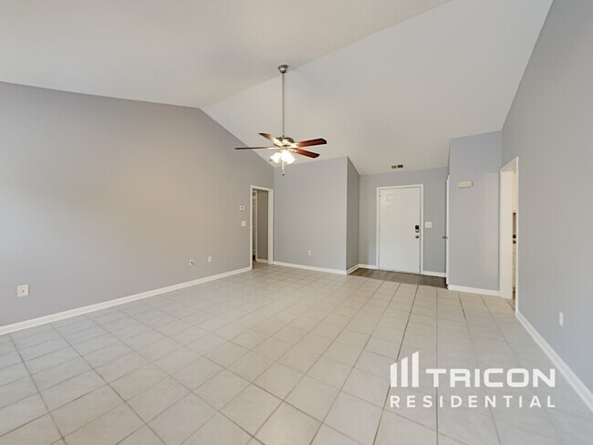 Building Photo - 15 Meeler Dr