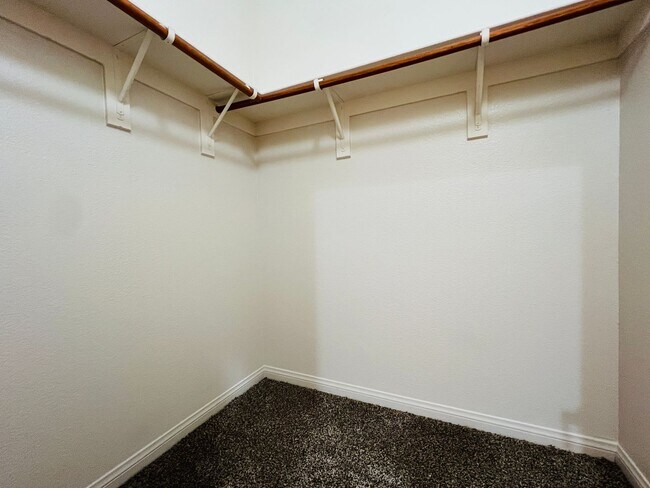 Building Photo - Beautiful 3-Bedroom Single Story Home in N...