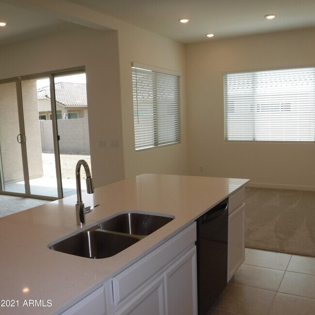 Building Photo - 16755 W Sand Hills Rd
