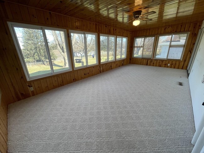 Building Photo - 1608 Mitchell Dr
