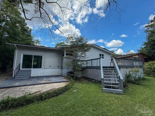Building Photo - 5230 Springhill Dr