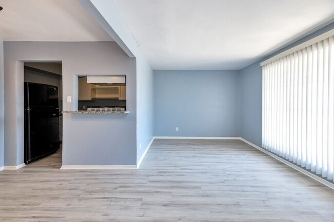 Building Photo - *HOUSING WELCOME / SECTION 8 ACCEPTED*- **Ask about our NO SECURITY DEPOSIT option!**