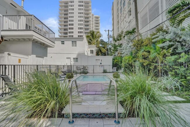 Building Photo - 3020 Seville St