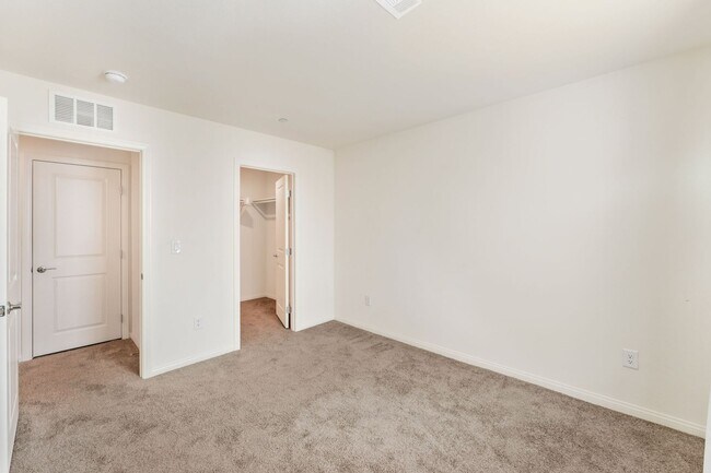 Building Photo - Super Cute 3 Bedroom Home For Lease!