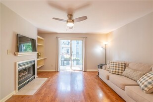 Building Photo - 305 Granville Ct