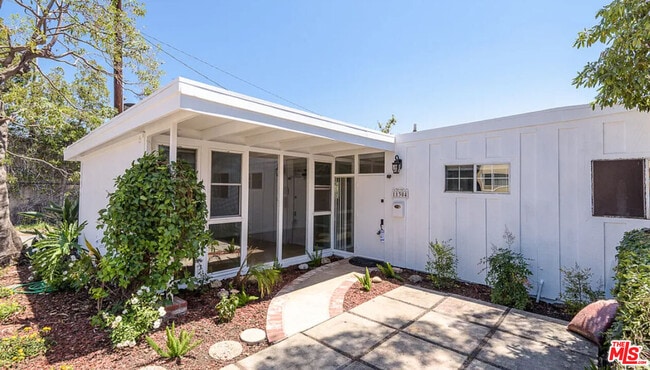 Building Photo - 11304 Isleta St