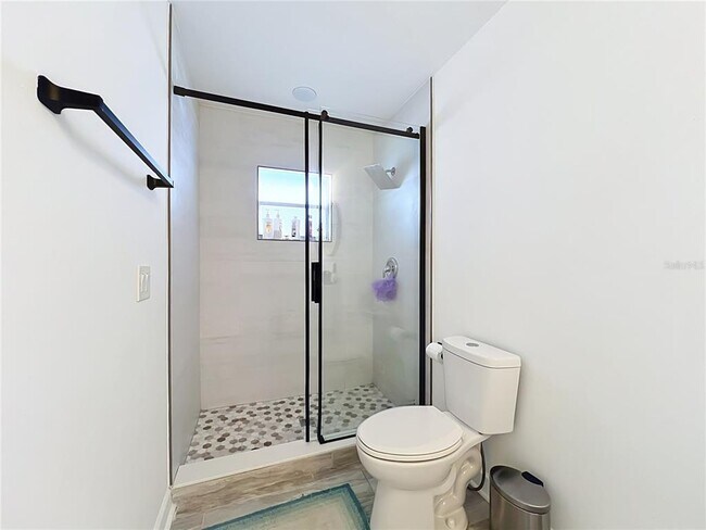 Building Photo - 5501 Memorial Dr