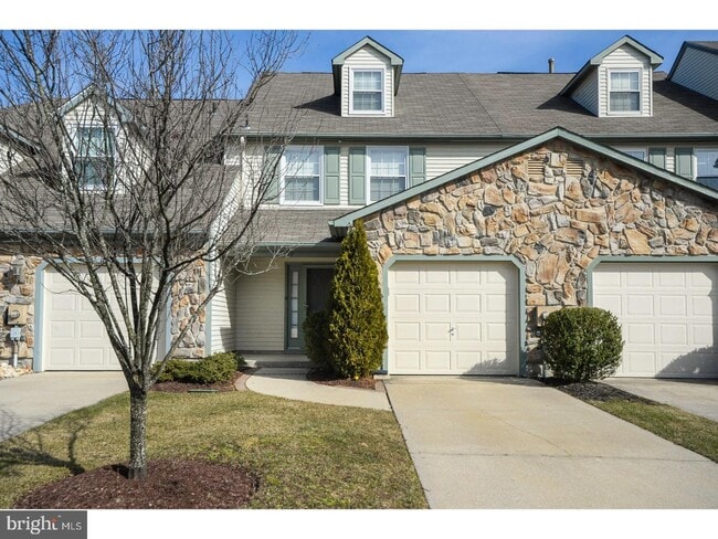 Building Photo - 102 Hazelwood Ln