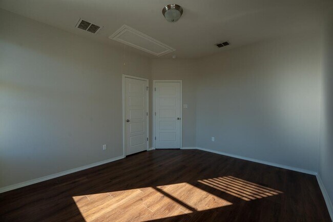 Building Photo - 10125 Milla Cir