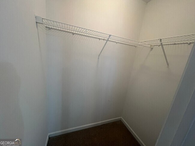 Building Photo - 309 Goldenrod Dr