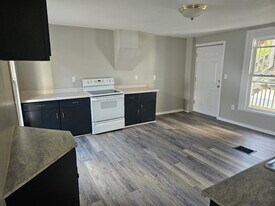 Building Photo - 5 Robie St