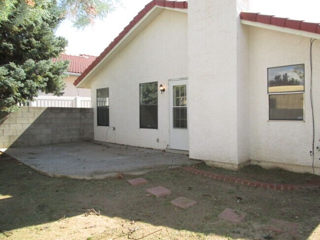 Building Photo - Patio Home At Spain & Morris