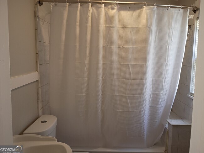 Building Photo - 11 Hester Dr