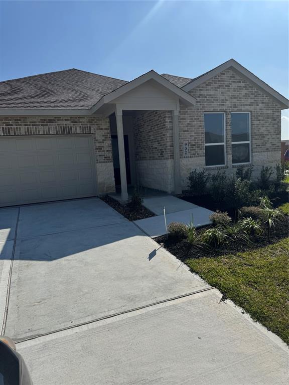 Building Photo - 902 Heaven Dr