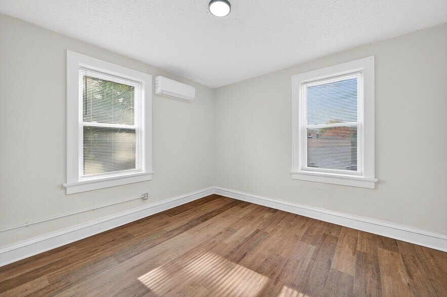 Building Photo - 5803 S Kingshighway Blvd