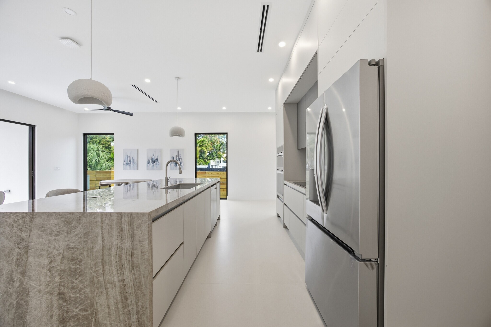 Building Photo - 1319 NE 13th Ave