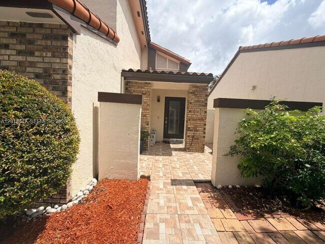 Building Photo - 17722 NW 63rd Ct