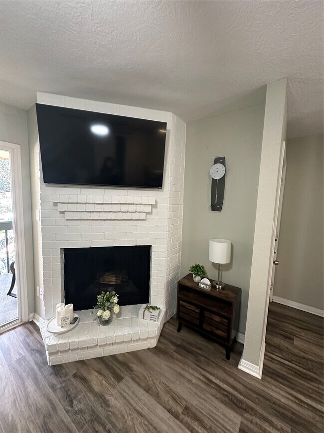 Building Photo - 250 El Dorado Blvd