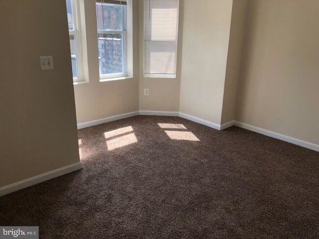 Building Photo - 2419 Callow Ave