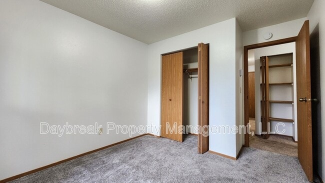 Building Photo - 3402 15th Ave S