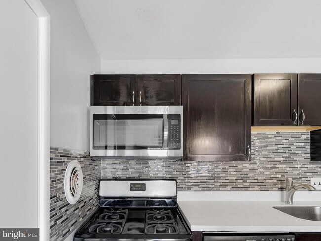 Building Photo - 2908 Kings Chapel Rd