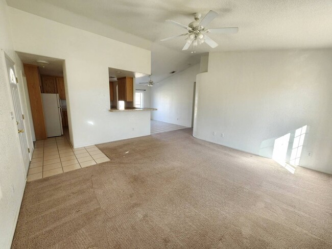 Building Photo - Centrally Located! Bring Your Family Home ...