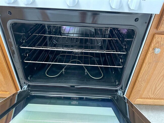 Building Photo - 3607 Cambridge St