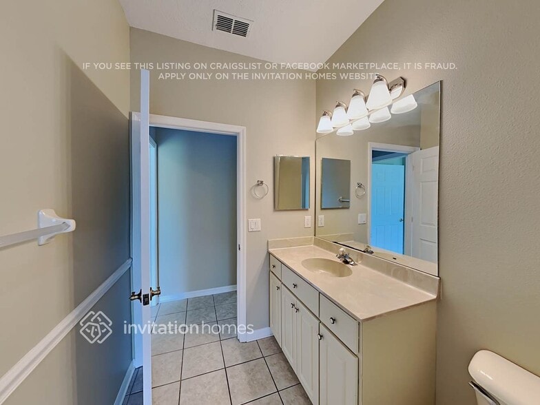Building Photo - 9424 Clover Glen Dr