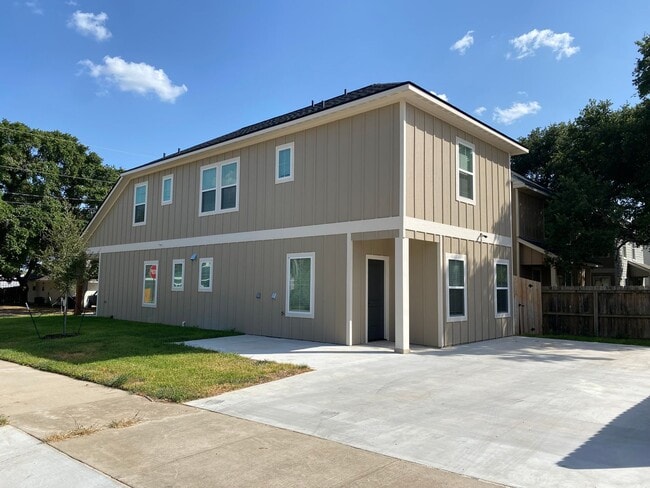 Building Photo - 205C Sterling