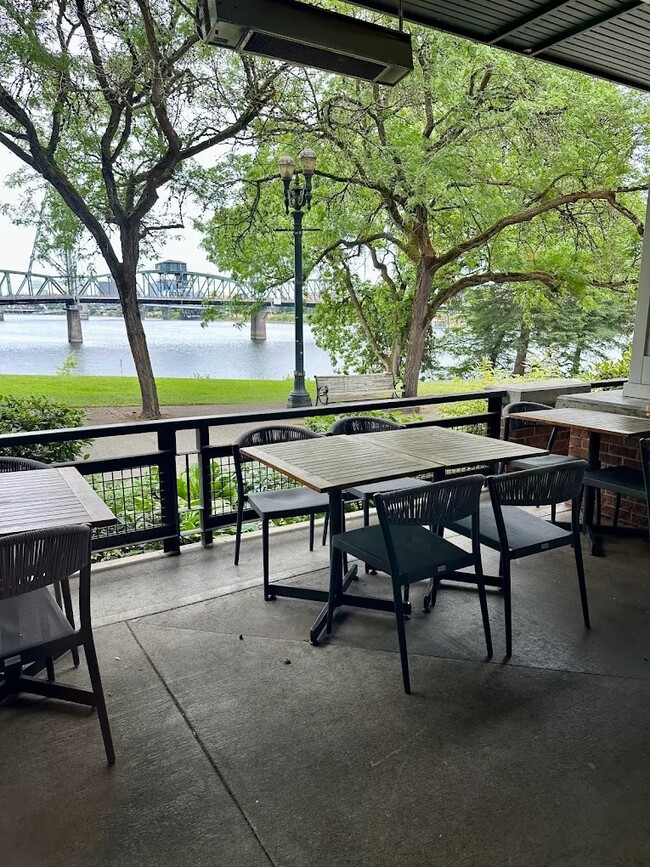 Building Photo - 841 S Gaines St