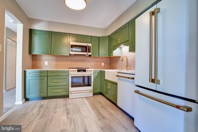 Building Photo - 325 Westridge Cir