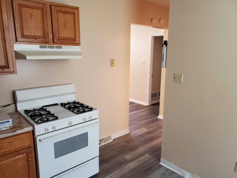 Building Photo - 600 Overbrook Blvd