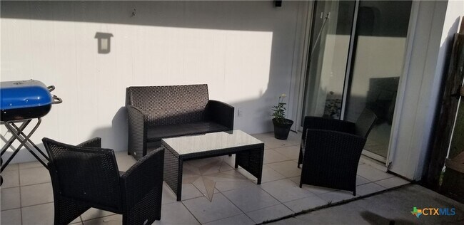 Building Photo - 2703 Blackburn Dr