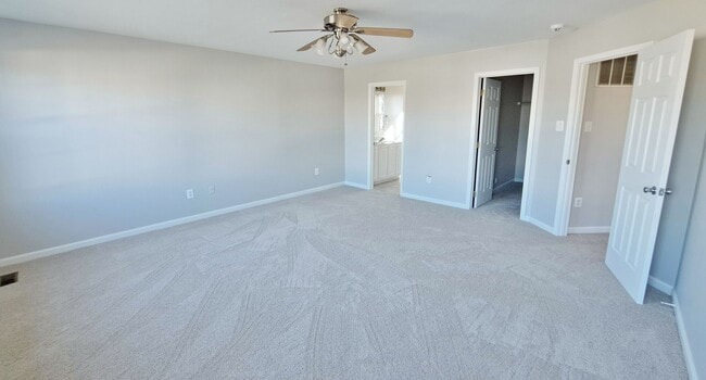 Building Photo - 3 Bed / 2-1/2 Bath Single Family Home w/1-Car garage