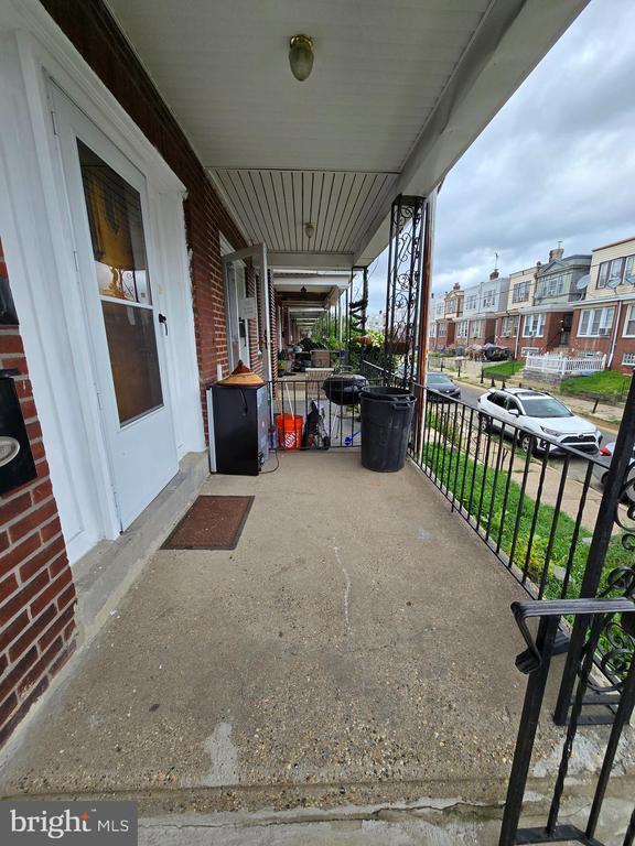 Building Photo - 660 Brill St