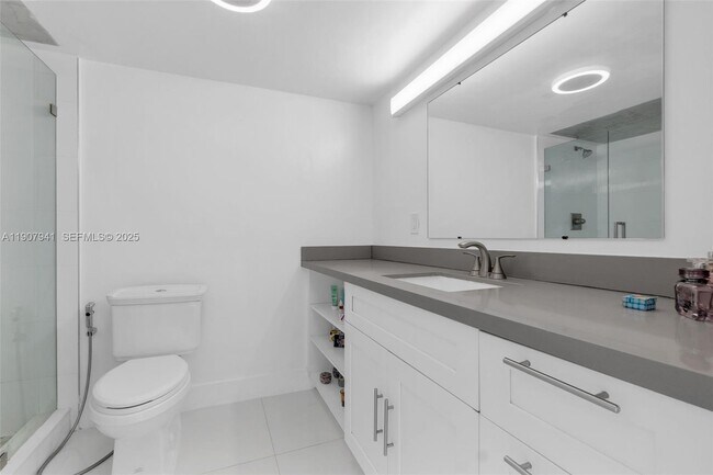 Building Photo - 1690 NE 191st St