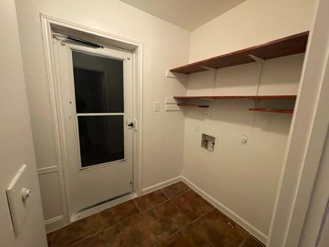 Building Photo - Nice One Story 3 bedroom 2 bath