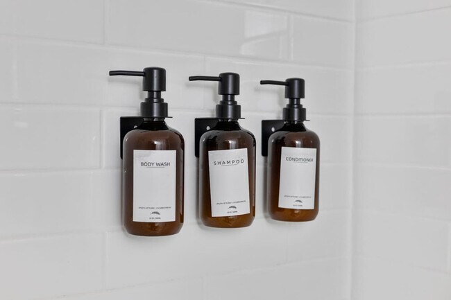 Building Photo - 2929 Kings Rd