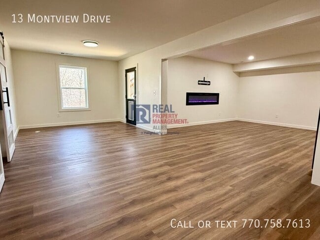 Building Photo - 13 Montview Cir SE