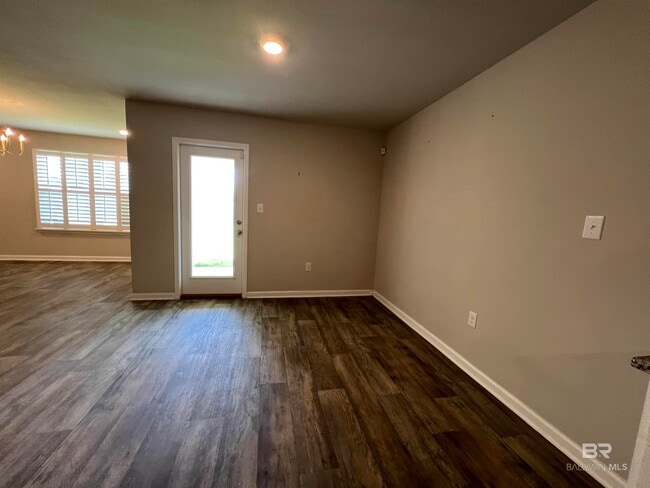 Building Photo - 23904 Songbird Dr