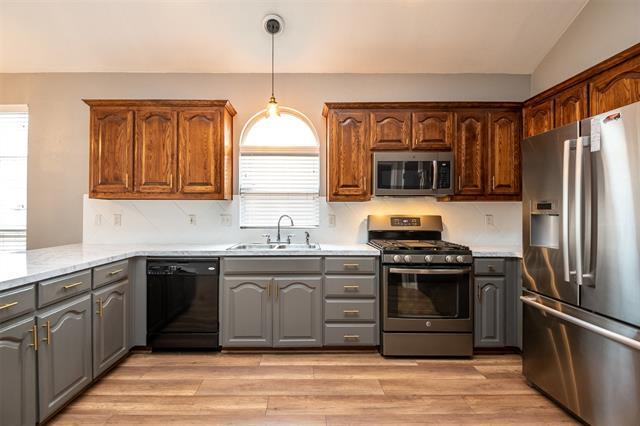 Building Photo - 9125 Vineyard Ln