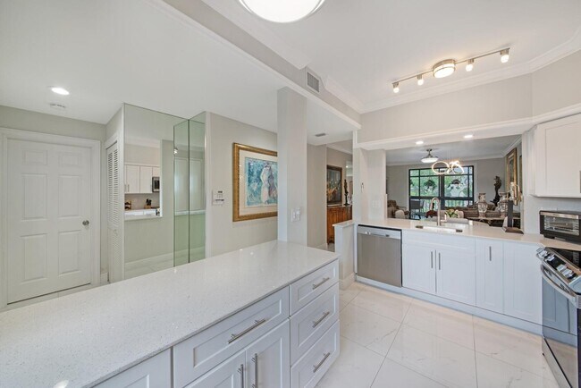 Building Photo - 6241 Pointe Regal Cir