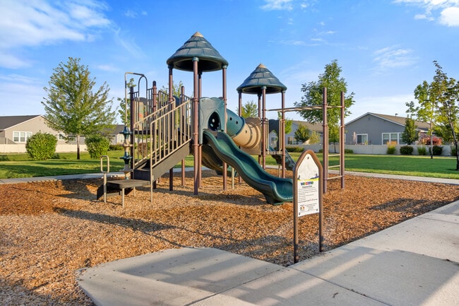 Building Photo - 3488 W Remembrance Dr