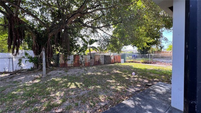 Building Photo - 3711 NW 24th Ave
